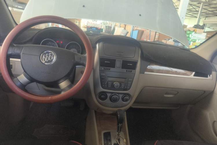 Used Buick Excelle 2015 1.5L Automatic Classic Model Center Console