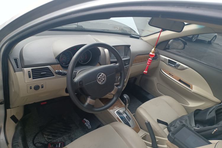 Used Buick Excelle 2015 1.5L Automatic Classic Model Center Console