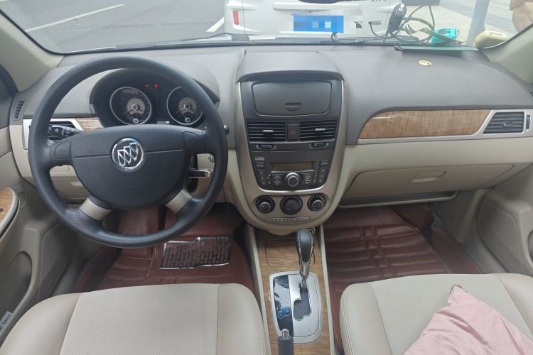 Used Buick Excelle 2015 1.5L Automatic Classic Model Center Console