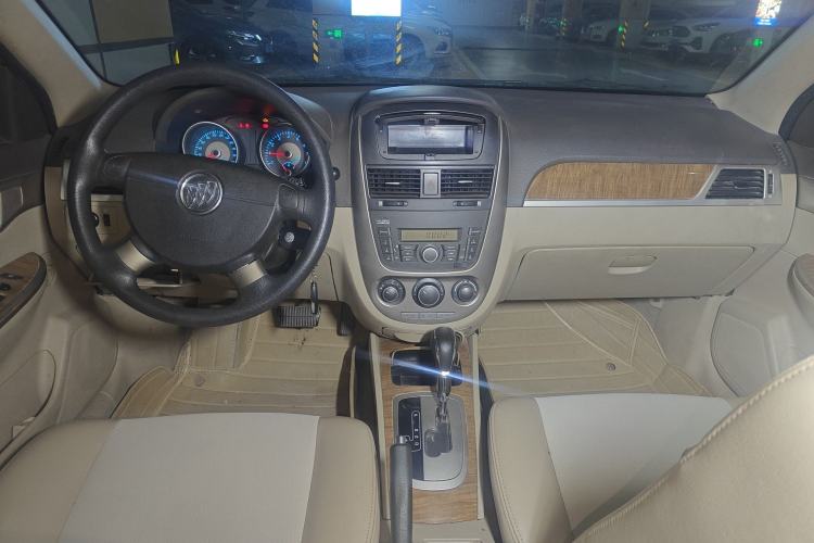Used Buick Excelle 2015 1.5L Automatic Classic Model Center Console