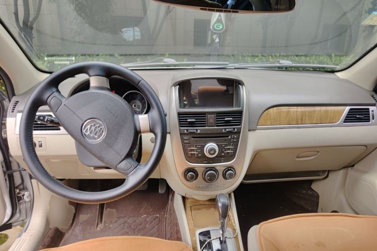 Used Buick Excelle 2015 1.5L Automatic Classic Model Center Console