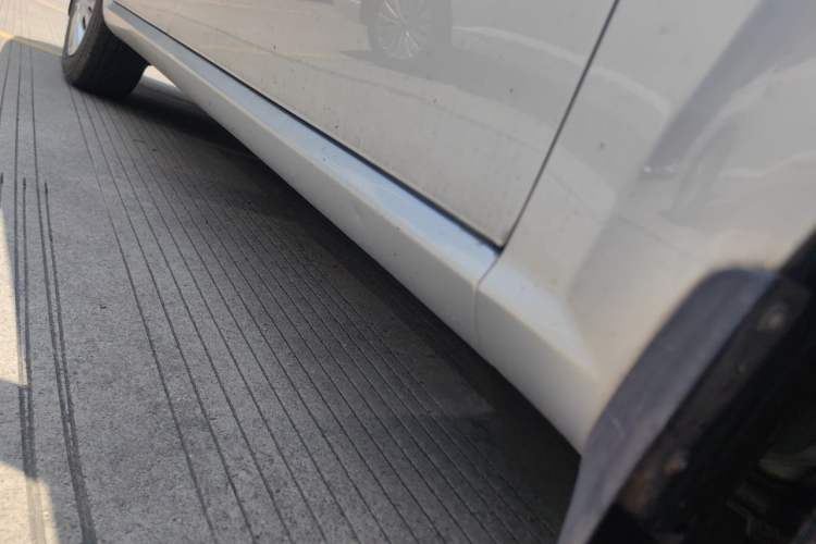 Used Buick Excelle 2015 1.5L Automatic Classic Model Chassis Front Right