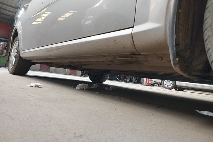 Used Buick Excelle 2015 1.5L Manual Classic Trim Chassis Front Right