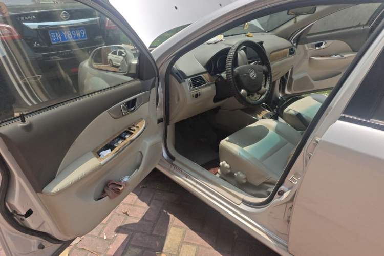Used Buick Excelle 2015 1.5L Manual Classic Trim Driver Seat