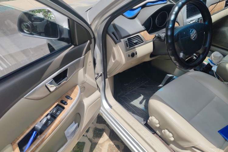 Used Buick Excelle 2015 1.5L Manual Classic Trim Driver Seat