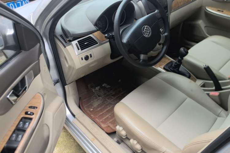 Used Buick Excelle 2015 1.5L Manual Classic Trim Driver Seat