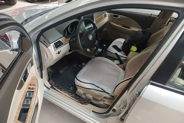 Used Buick Excelle 2015 1.5L Manual Classic Trim Driver Seat