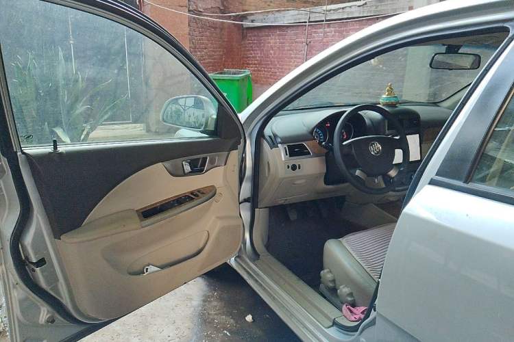 Used Buick Excelle 2015 1.5L Manual Classic Trim Driver Seat