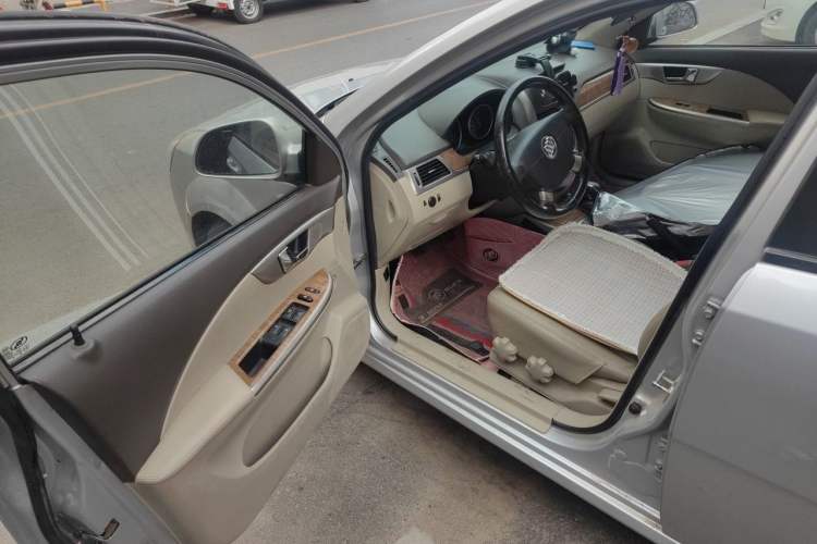 Used Buick Excelle 2015 1.5L Automatic Classic Model Driver Seat