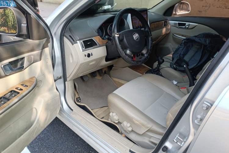 Used Buick Excelle 2015 1.5L Manual Classic Trim Driver Seat