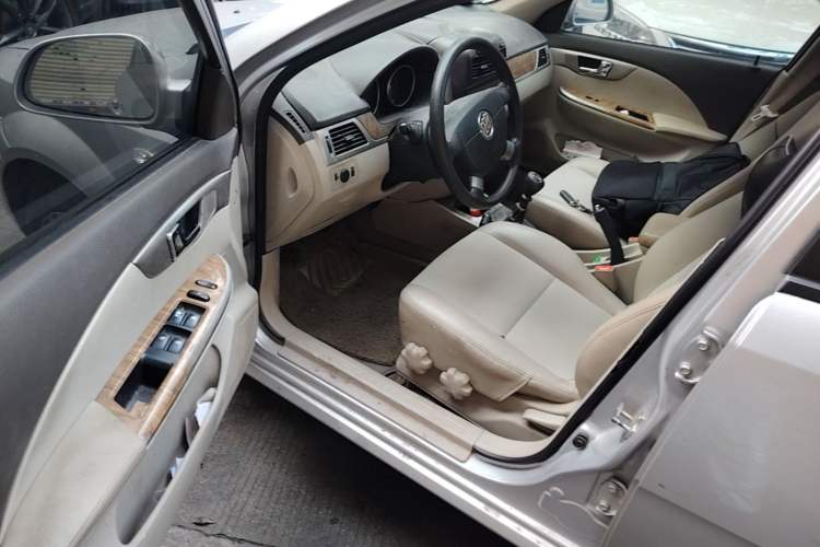 Used Buick Excelle 2015 1.5L Manual Classic Trim Driver Seat