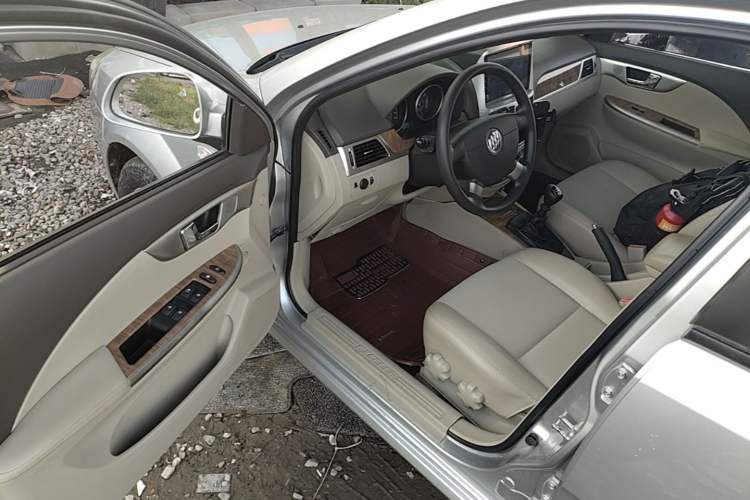 Used Buick Excelle 2015 1.5L Manual Classic Trim Driver Seat