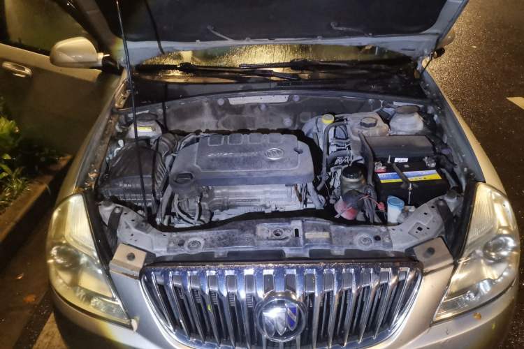 Used Buick Excelle 2015 1.5L Manual Classic Trim Engine Bay