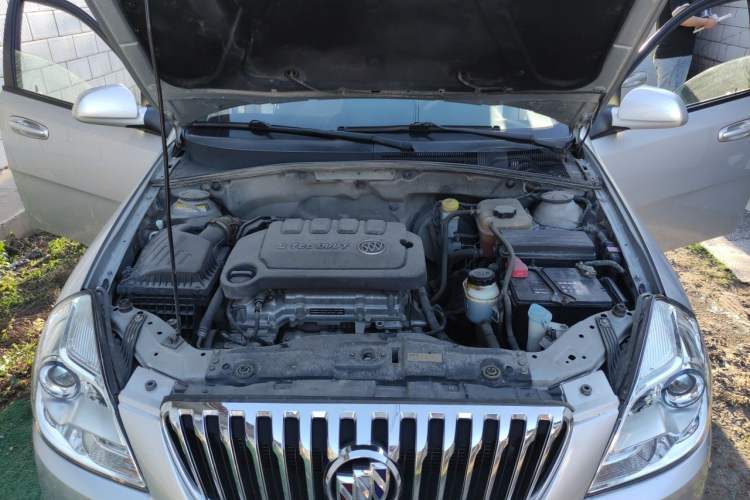 Used Buick Excelle 2015 1.5L Manual Classic Trim Engine Bay