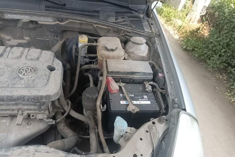 Used Buick Excelle 2015 1.5L Manual Classic Trim Engine Bay Left
