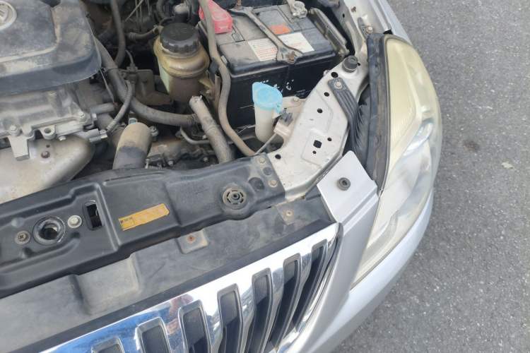 Used Buick Excelle 2015 1.5L Automatic Classic Model Engine Bay Left
