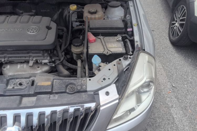 Used Buick Excelle 2015 1.5L Manual Luxury Model Engine Bay Left