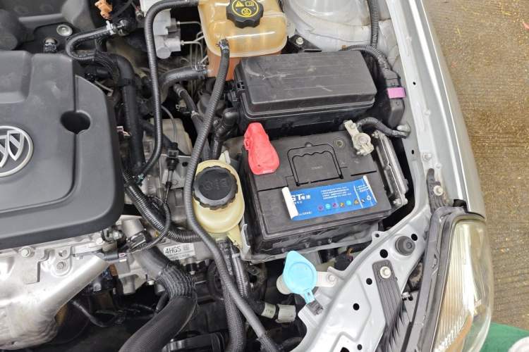 Used Buick Excelle 2015 1.5L Automatic Classic Model Engine Bay Left