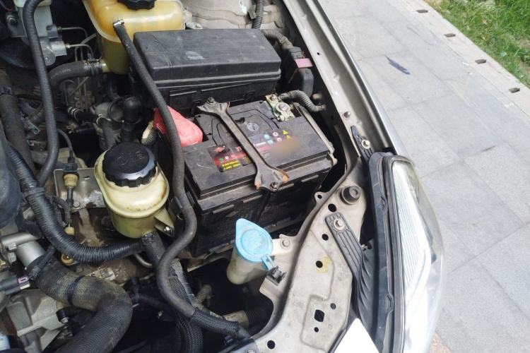Used Buick Excelle 2015 1.5L Automatic Classic Model Engine Bay Left