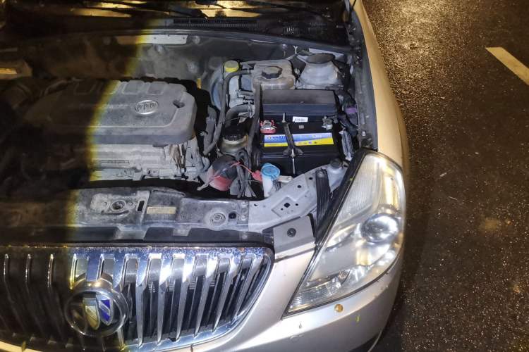 Used Buick Excelle 2015 1.5L Manual Classic Trim Engine Bay Left