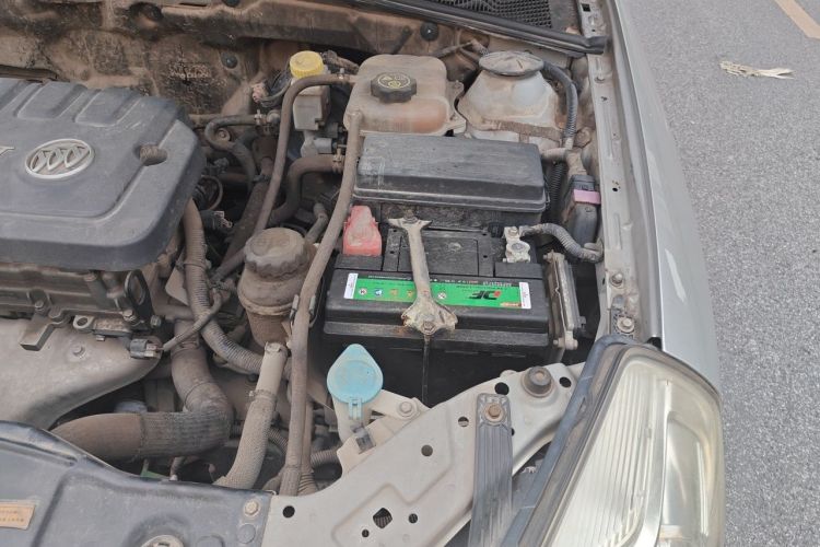 Used Buick Excelle 2015 1.5L Automatic Classic Model Engine Bay Left
