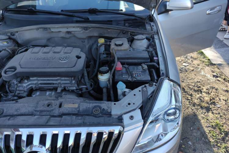 Used Buick Excelle 2015 1.5L Manual Classic Trim Engine Bay Left