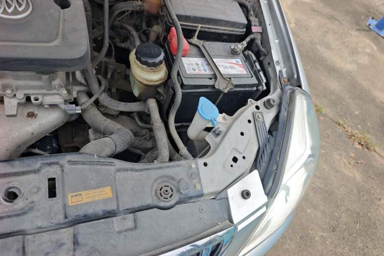 Used Buick Excelle 2015 1.5L Automatic Classic Model Engine Bay Left