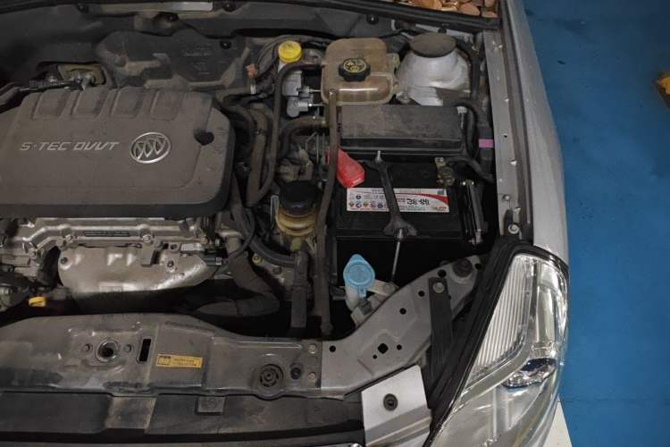 Used Buick Excelle 2015 1.5L Automatic Classic Model Engine Bay Left