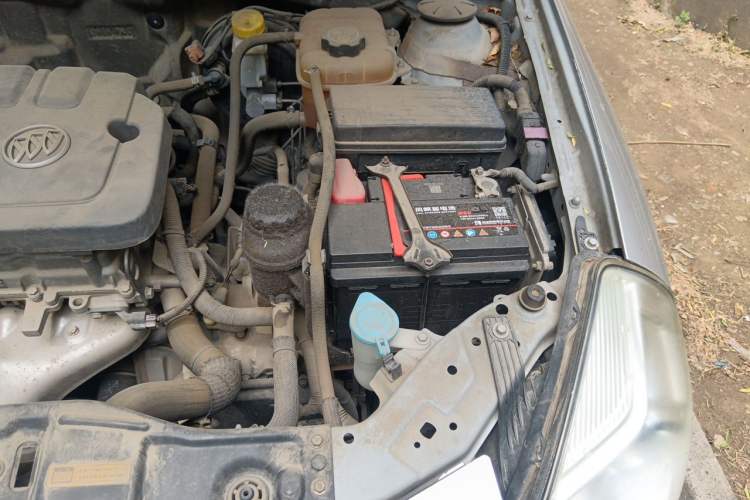 Used Buick Excelle 2015 1.5L Automatic Classic Model Engine Bay Left