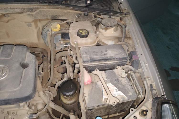 Used Buick Excelle 2015 1.5L Manual Luxury Model Engine Bay Left