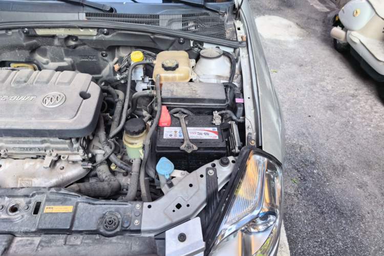 Used Buick Excelle 2015 1.5L Automatic Classic Model Engine Bay Left
