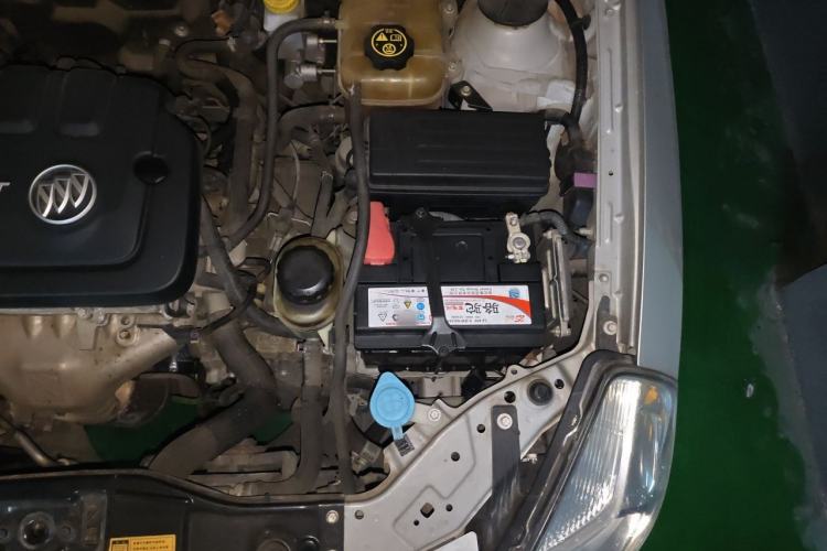 Used Buick Excelle 2015 1.5L Automatic Classic Model Engine Bay Left