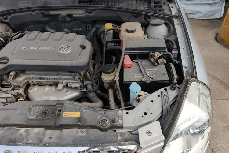 Used Buick Excelle 2015 1.5L Manual Classic Trim Engine Bay Left
