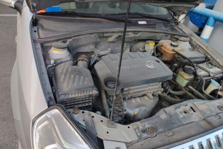 Used Buick Excelle 2015 1.5L Automatic Classic Model Engine Bay Right