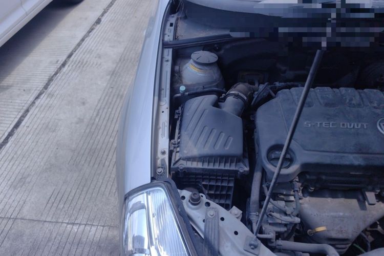 Used Buick Excelle 2015 1.5L Automatic Classic Model Engine Bay Right