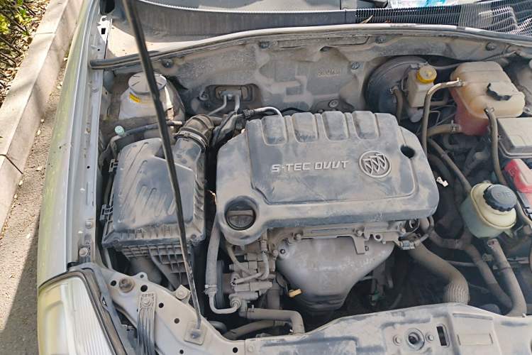 Used Buick Excelle 2015 1.5L Manual Classic Trim Engine Bay Right