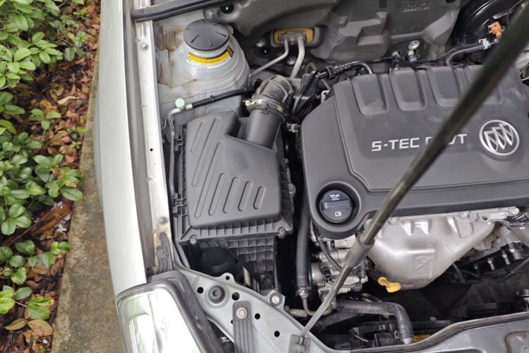 Used Buick Excelle 2015 1.5L Automatic Classic Model Engine Bay Right