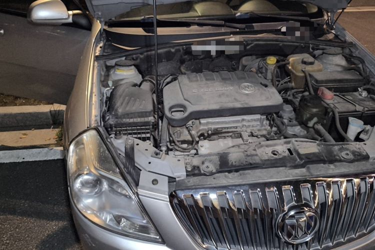 Used Buick Excelle 2015 1.5L Automatic Classic Model Engine Bay Right