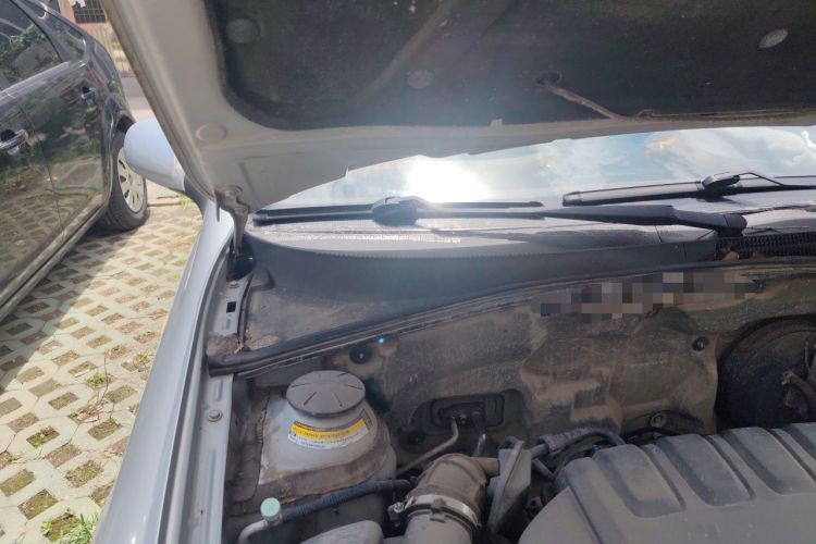 Used Buick Excelle 2015 1.5L Manual Classic Trim Engine Bay Right