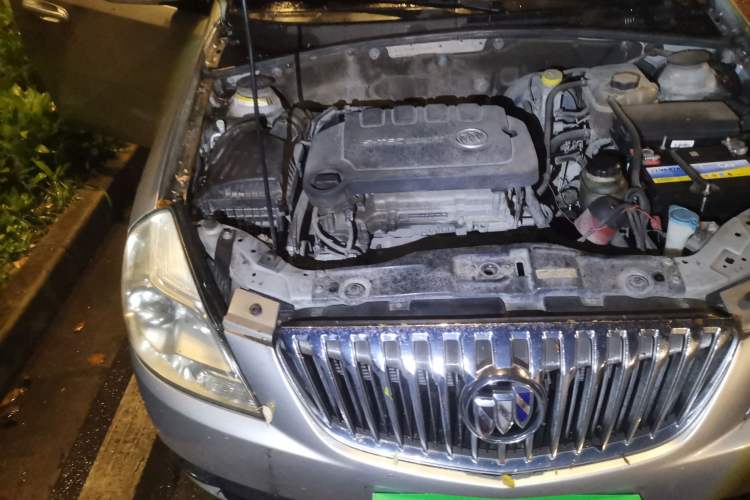 Used Buick Excelle 2015 1.5L Manual Classic Trim Engine Bay Right