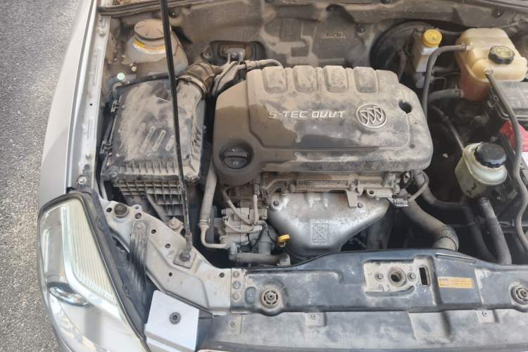 Used Buick Excelle 2015 1.5L Manual Classic Trim Engine Bay Right