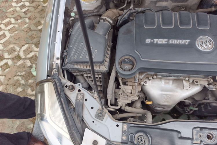 Used Buick Excelle 2015 1.5L Automatic Classic Model Engine Bay Right