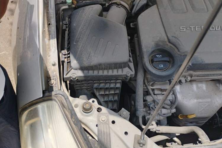Used Buick Excelle 2015 1.5L Automatic Classic Model Engine Bay Right