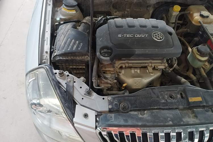 Used Buick Excelle 2015 1.5L Manual Classic Trim Engine Bay Right