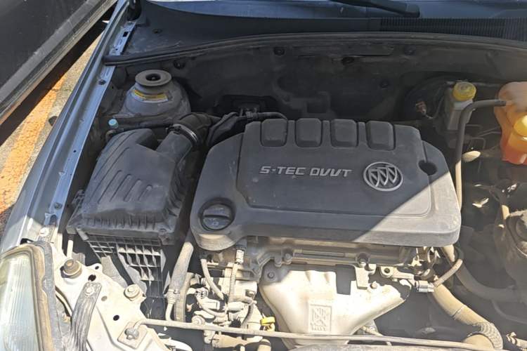 Used Buick Excelle 2015 1.5L Automatic Classic Model Engine Bay Right