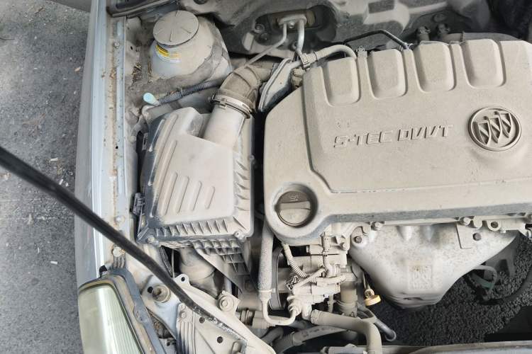 Used Buick Excelle 2015 1.5L Manual Classic Trim Engine Bay Right