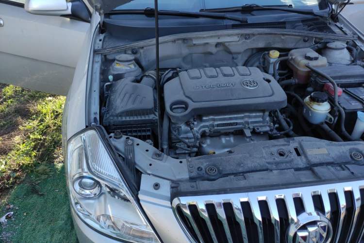 Used Buick Excelle 2015 1.5L Manual Classic Trim Engine Bay Right