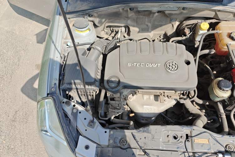 Used Buick Excelle 2015 1.5L Automatic Classic Model Engine Bay Right