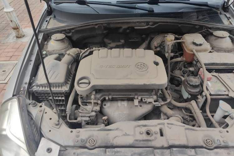 Used Buick Excelle 2015 1.5L Automatic Classic Model Engine Bay Right