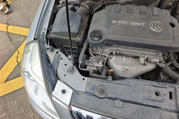 Used Buick Excelle 2015 1.5L Automatic Classic Model Engine Bay Right